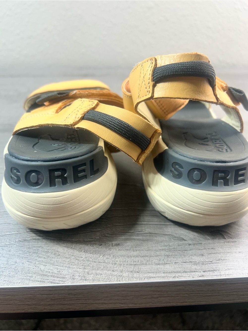 Sorel Splorer Blitz  Strider  Size 10 Yellow Leather Adjustable Strap Sandals - Picture 6 of 8